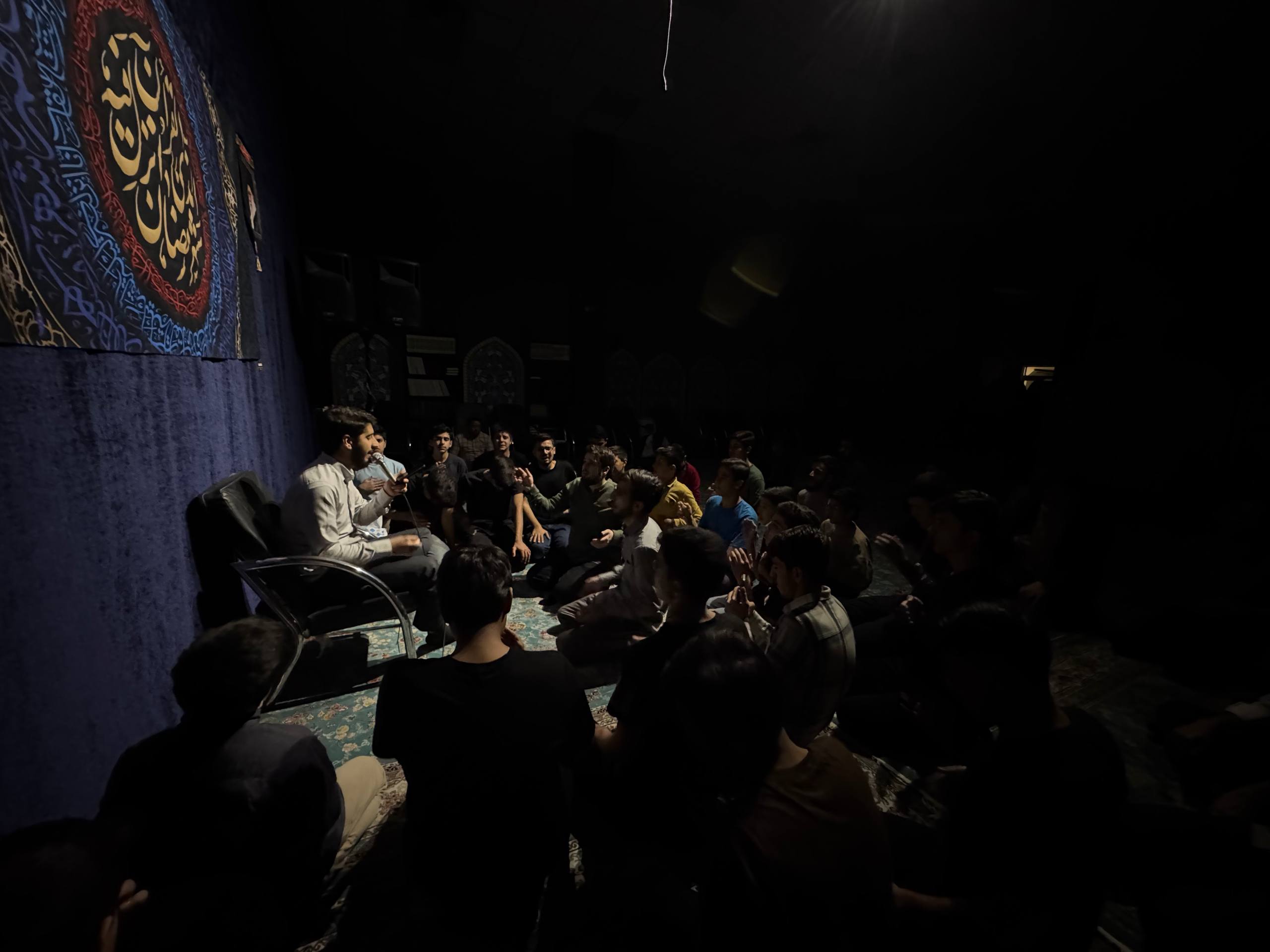 گزارش تصویری | شب دوم - مراسم مناجات خوانی و محفل انس با قرآن