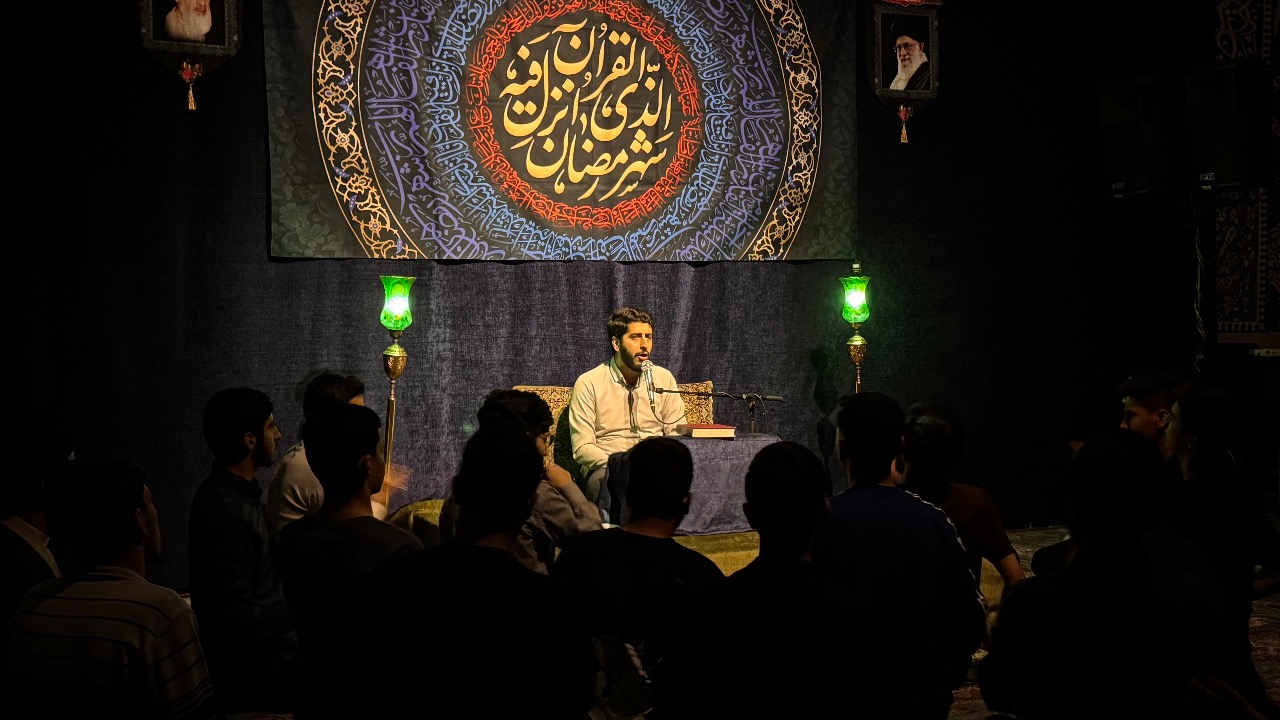 گزارش تصویری | شب چهارم - مراسم مناجات خوانی و محفل انس با قرآن