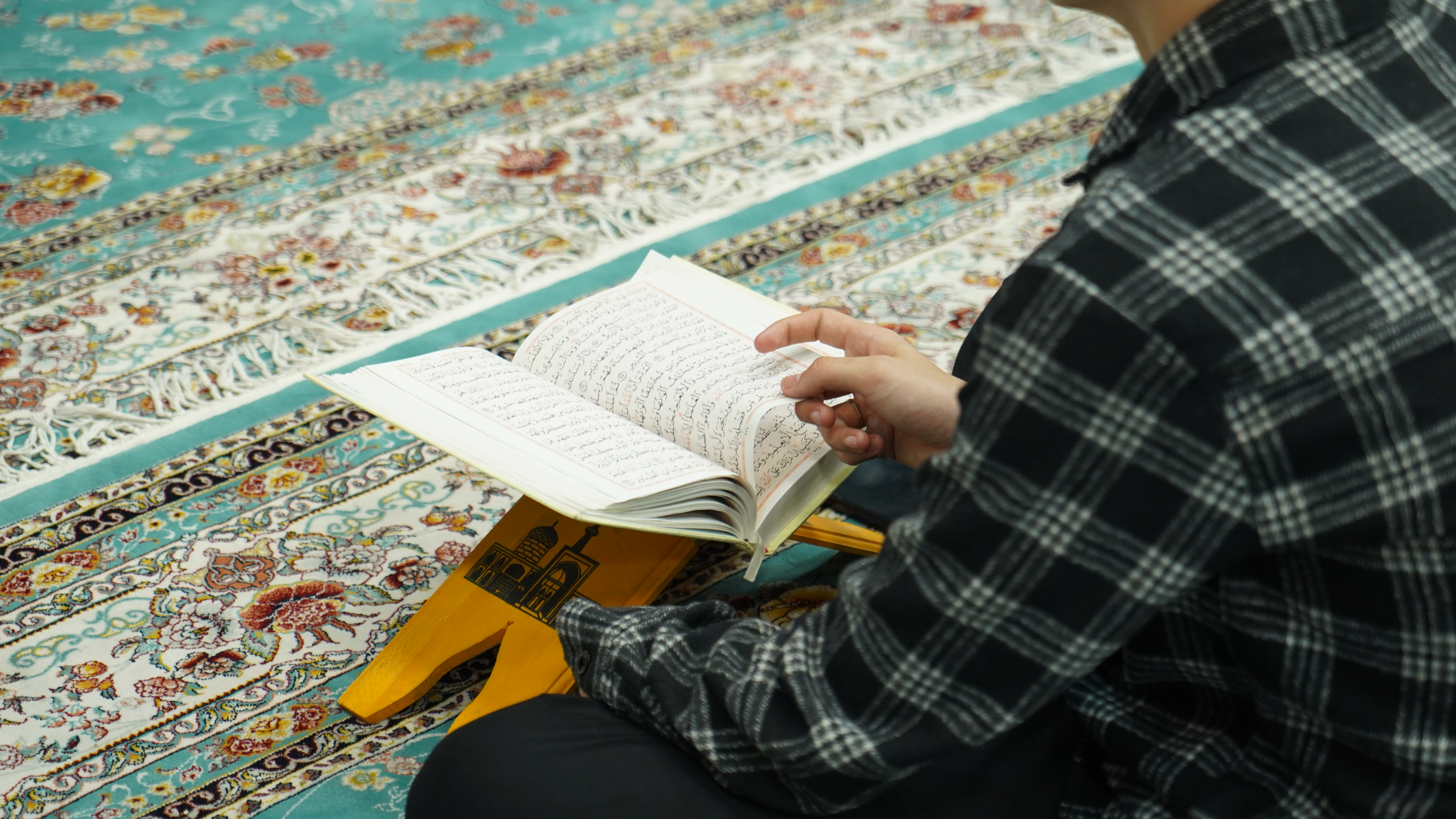 گزارش تصویری | شب اول - مراسم مناجات خوانی و محفل انس با قرآن