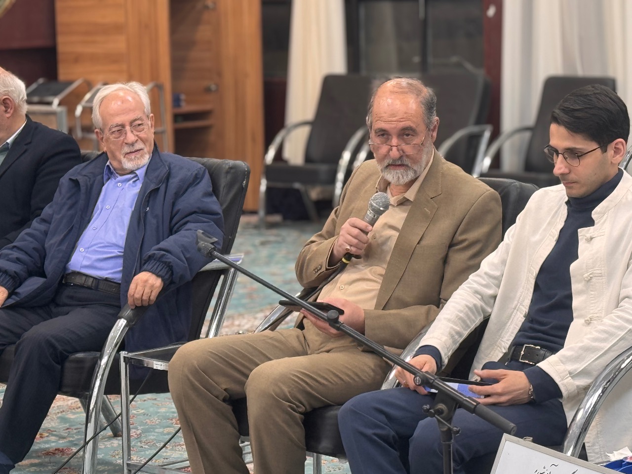 هم اندیشی فرهیختگان شهر مشهد در مسجد الزهرا (س)