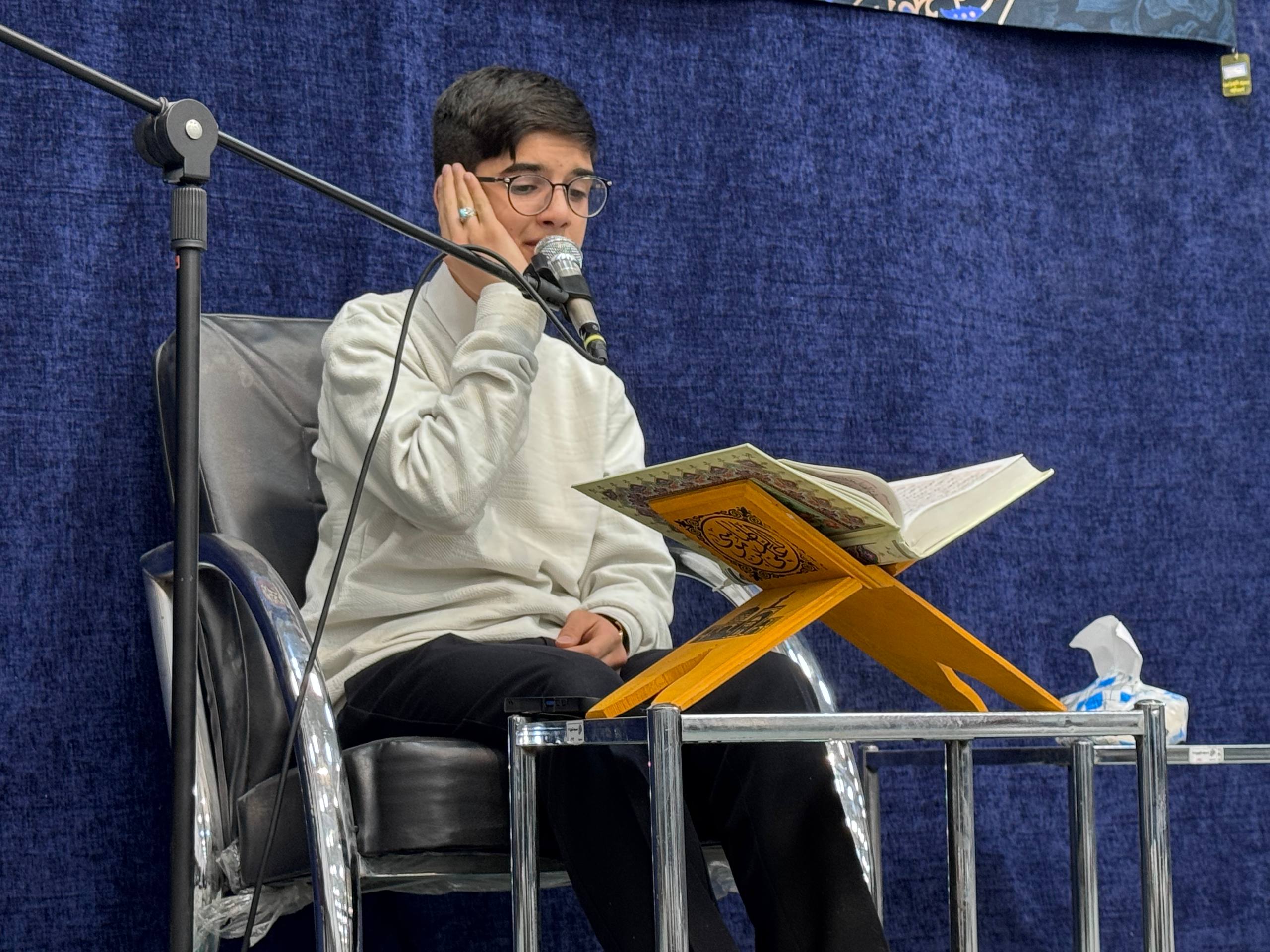 گزارش تصویری | شب دوم - مراسم مناجات خوانی و محفل انس با قرآن