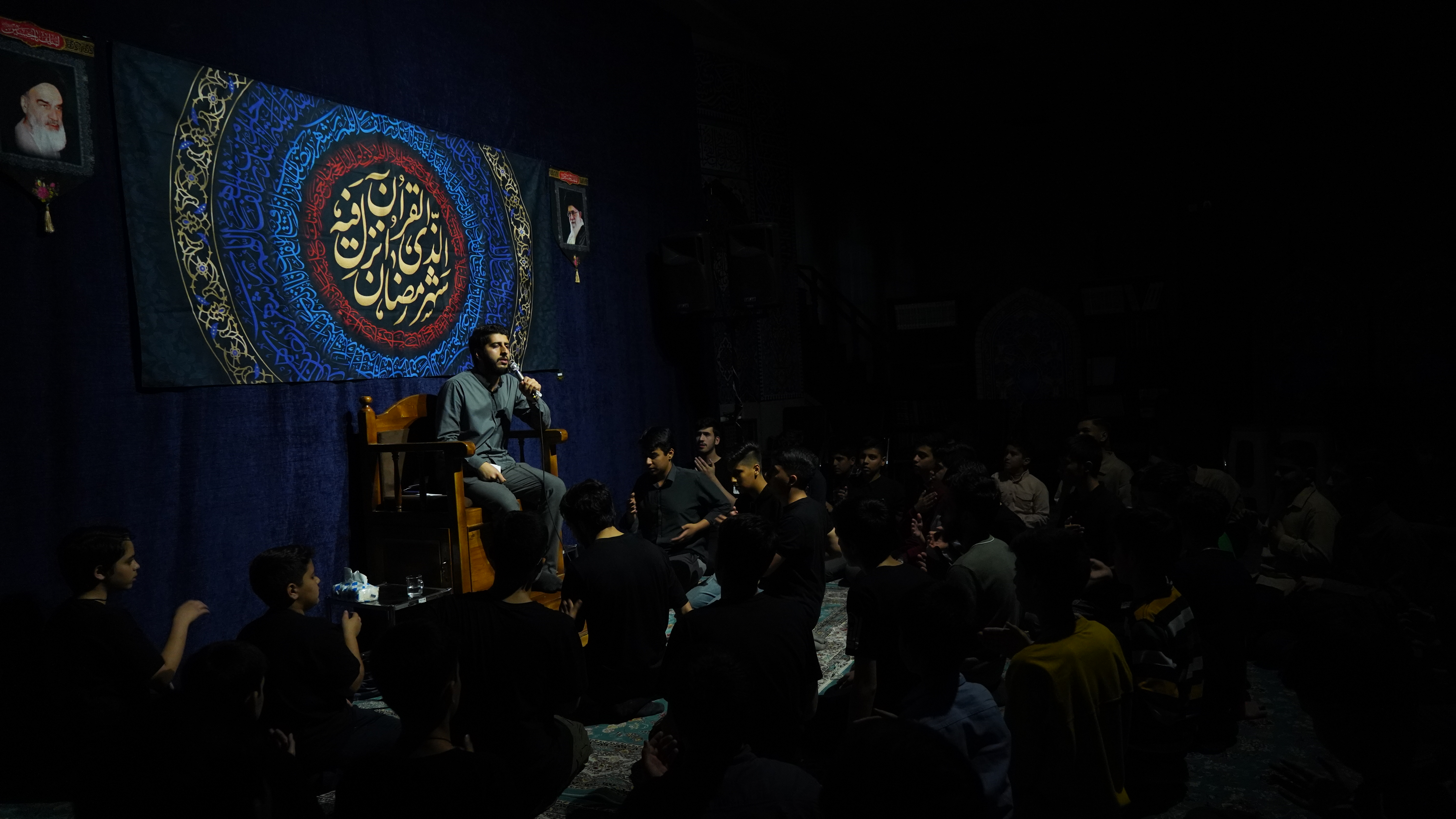 گزارش تصویری | شب اول - مراسم مناجات خوانی و محفل انس با قرآن