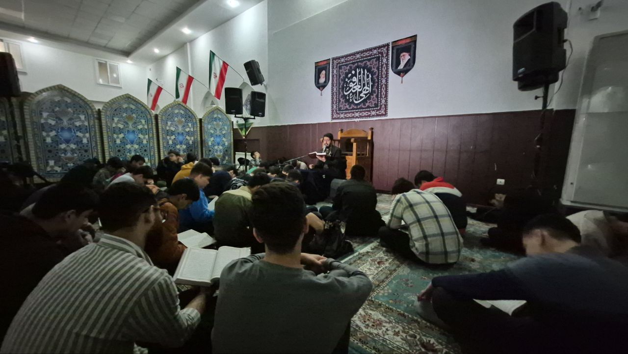 گزارش تصویری | مناجات خوانی و توسل به اهل بیت (ع)