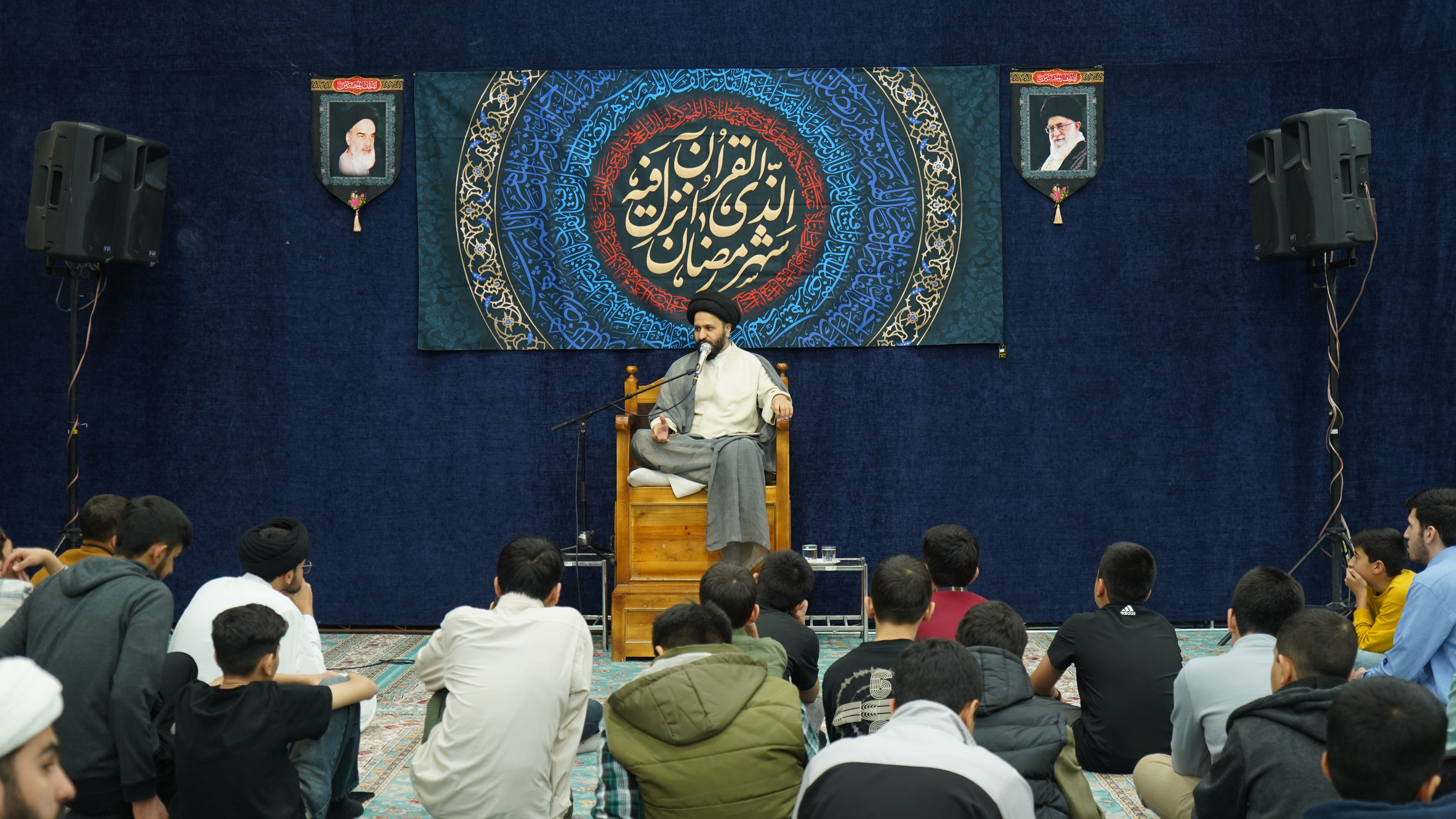 گزارش تصویری | شب اول - مراسم مناجات خوانی و محفل انس با قرآن